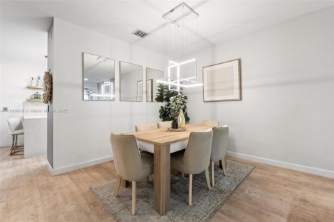 Townhouse in Doral, Florida 3 bedrooms, 149.11 sq.m. № 1951283 - photo 7