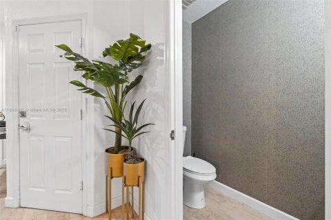 Townhouse in Doral, Florida 3 bedrooms, 149.11 sq.m. № 1951283 - photo 10