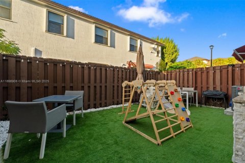 Townhouse in Doral, Florida 3 bedrooms, 149.11 sq.m. № 1951283 - photo 21