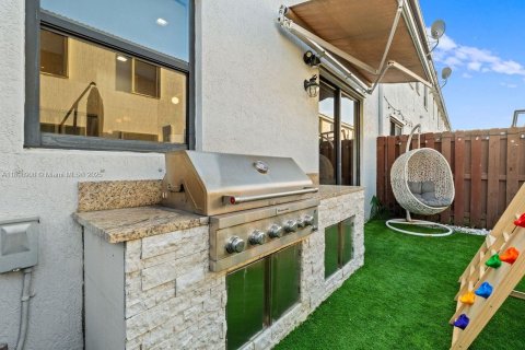 Townhouse in Doral, Florida 3 bedrooms, 149.11 sq.m. № 1951283 - photo 24