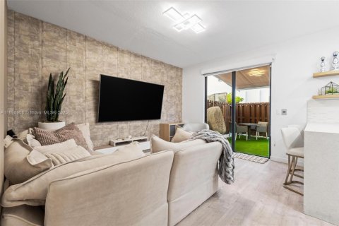 Townhouse in Doral, Florida 3 bedrooms, 149.11 sq.m. № 1951283 - photo 13