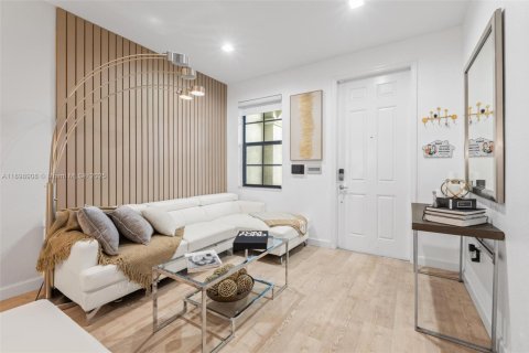 Townhouse in Doral, Florida 3 bedrooms, 149.11 sq.m. № 1951283 - photo 5