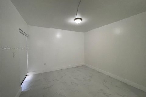 Снять в аренду кондоминиум в Майами, Флорида 2 спальни, 70.61м2, № 1951214 - фото 7