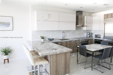 Copropriété à louer à Miami Beach, Floride: 1 chambre, 78.5 m2 № 2088665 - photo 2