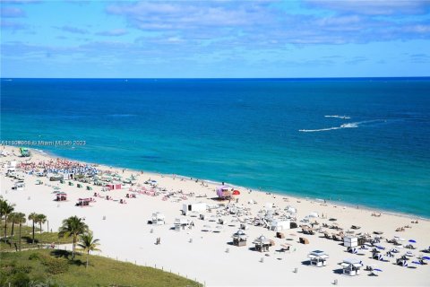 Copropriété à louer à Miami Beach, Floride: 1 chambre, 78.5 m2 № 2088665 - photo 1