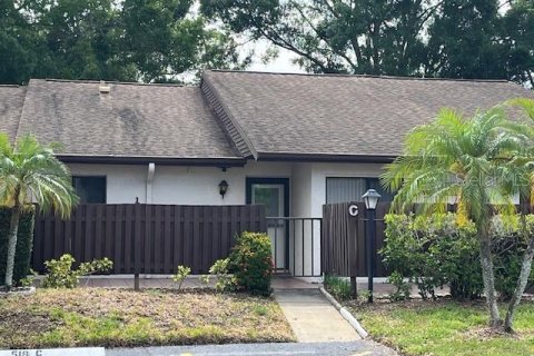 House in Palm Harbor, Florida 2 bedrooms, 125.42 sq.m. № 1542829 - photo 1
