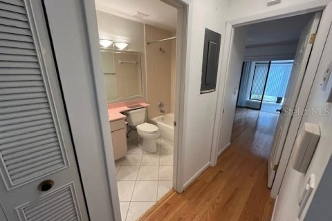 House in Palm Harbor, Florida 2 bedrooms, 125.42 sq.m. № 1542829 - photo 19