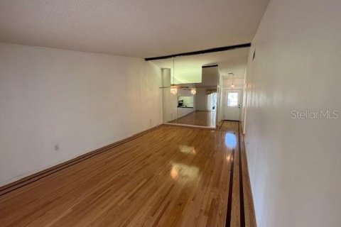 House in Palm Harbor, Florida 2 bedrooms, 125.42 sq.m. № 1542829 - photo 11