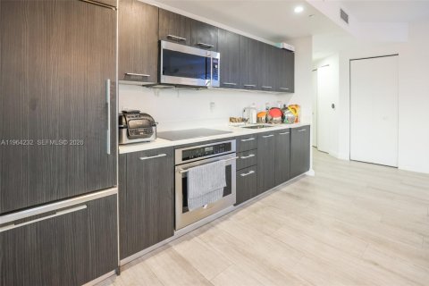 Condominio en venta en Miami, Florida, 3 dormitorios, 119.84 m2 № 2025902 - foto 21