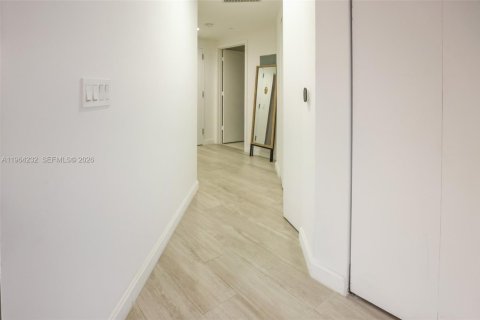 Condominio en venta en Miami, Florida, 3 dormitorios, 119.84 m2 № 2025902 - foto 26