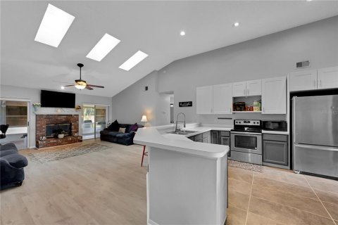 Villa ou maison à vendre à Orlando, Floride: 3 chambres, 176.05 m2 № 2427420 - photo 15