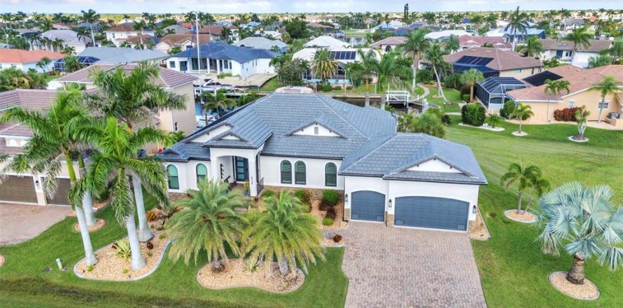 Casa en Punta Gorda, Florida 3 dormitorios, 196.21 m2 № 2349798