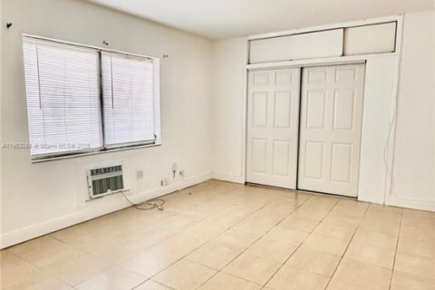 Villa ou maison à louer à Miami Beach, Floride: 1 chambre, 548.03 m2 № 1954729 - photo 4