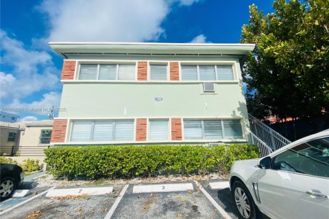 Villa ou maison à louer à Miami Beach, Floride: 1 chambre, 548.03 m2 № 1954729 - photo 1