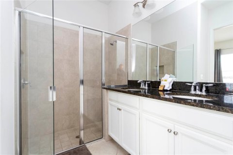 Townhouse in Davenport, Florida 5 bedrooms, 204.76 sq.m. № 2166586 - photo 7