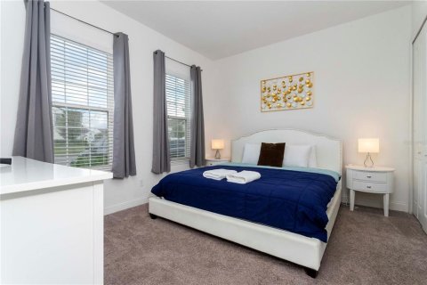 Townhouse in Davenport, Florida 5 bedrooms, 204.76 sq.m. № 2166586 - photo 5
