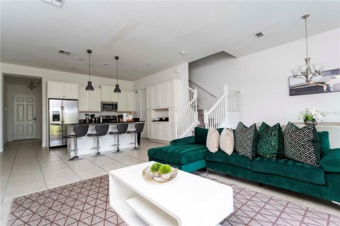 Townhouse in Davenport, Florida 5 bedrooms, 204.76 sq.m. № 2166586 - photo 16