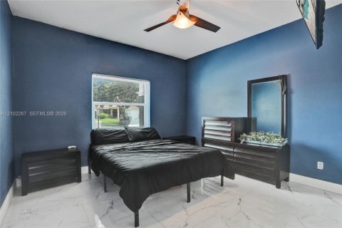 House in Miami Lakes, Florida 3 bedrooms, 139.45 sq.m. № 2406048 - photo 29