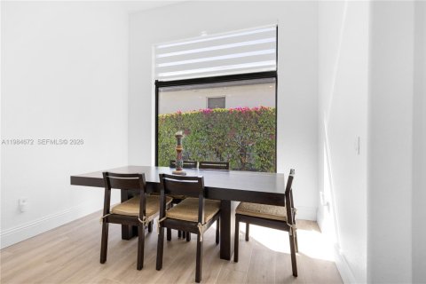 House in Pembroke Pines, Florida 4 bedrooms, 252.51 sq.m. № 2045831 - photo 26