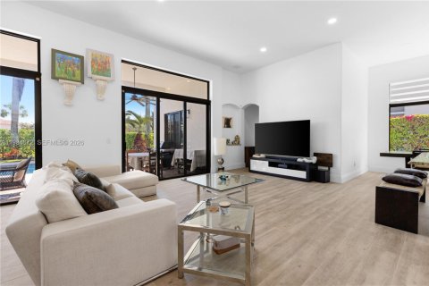 House in Pembroke Pines, Florida 4 bedrooms, 252.51 sq.m. № 2045831 - photo 16