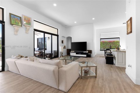 House in Pembroke Pines, Florida 4 bedrooms, 252.51 sq.m. № 2045831 - photo 13