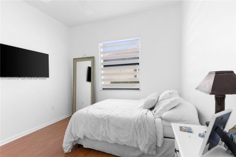 House in Pembroke Pines, Florida 4 bedrooms, 252.51 sq.m. № 2045831 - photo 29