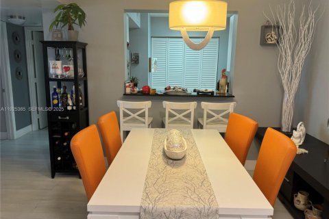 Condominio en venta en Hollywood, Florida, 2 dormitorios, 89.19 m2 № 1983900 - foto 21