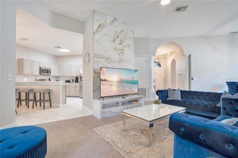 Villa ou maison à louer à Haines City, Floride: 4 chambres, 200.39 m2 № 2105140 - photo 2