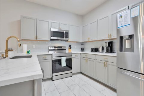 Villa ou maison à louer à Haines City, Floride: 4 chambres, 200.39 m2 № 2105140 - photo 7