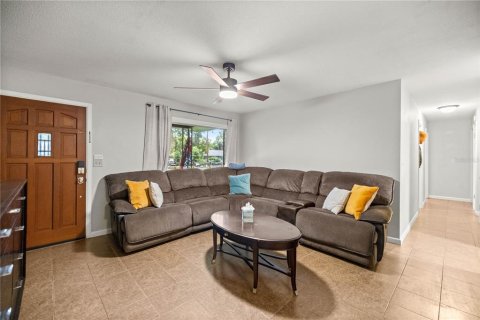 House in Ocala, Florida 3 bedrooms, 109.25 sq.m. № 1876359 - photo 7