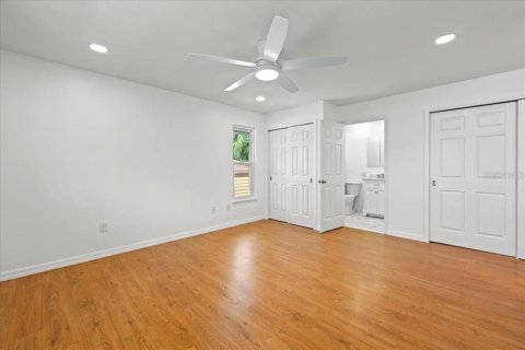 House in Holiday, Florida 4 bedrooms, 195.09 sq.m. № 2429421 - photo 9