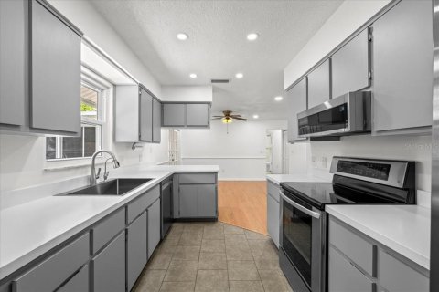 House in Holiday, Florida 4 bedrooms, 195.09 sq.m. № 2429421 - photo 16