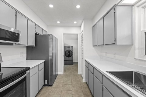 House in Holiday, Florida 4 bedrooms, 195.09 sq.m. № 2429421 - photo 13