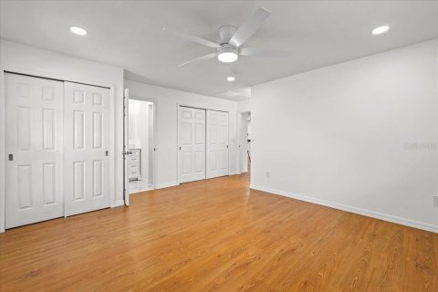 House in Holiday, Florida 4 bedrooms, 195.09 sq.m. № 2429421 - photo 10
