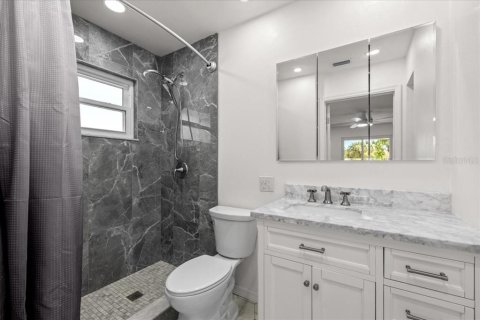 House in Holiday, Florida 4 bedrooms, 195.09 sq.m. № 2429421 - photo 11