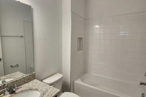 Villa ou maison à louer à Orlando, Floride: 5 chambres, 390.47 m2 № 2147426 - photo 18
