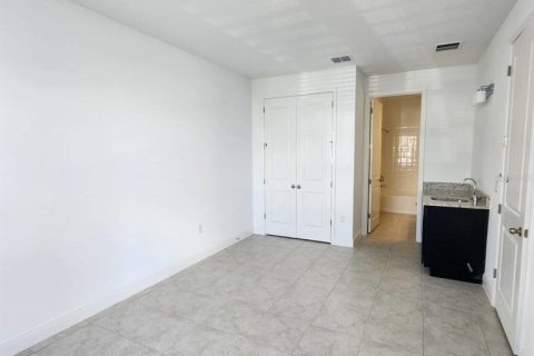 Villa ou maison à louer à Orlando, Floride: 5 chambres, 390.47 m2 № 2147426 - photo 12