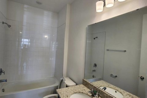 Villa ou maison à louer à Orlando, Floride: 5 chambres, 390.47 m2 № 2147426 - photo 13
