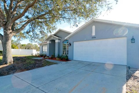 House in Bradenton, Florida 4 bedrooms, 239.69 sq.m. № 564348 - photo 7