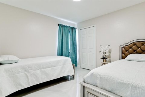 House in Bradenton, Florida 4 bedrooms, 239.69 sq.m. № 564348 - photo 3