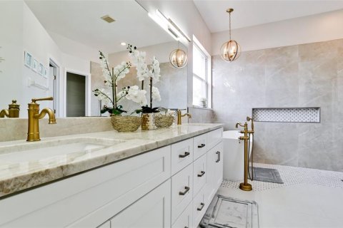 House in Bradenton, Florida 4 bedrooms, 239.69 sq.m. № 564348 - photo 21