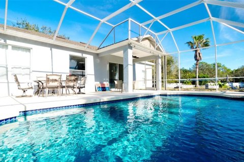 House in Bradenton, Florida 4 bedrooms, 239.69 sq.m. № 564348 - photo 11