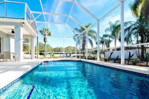 House in Bradenton, Florida 4 bedrooms, 239.69 sq.m. № 564348 - photo 1
