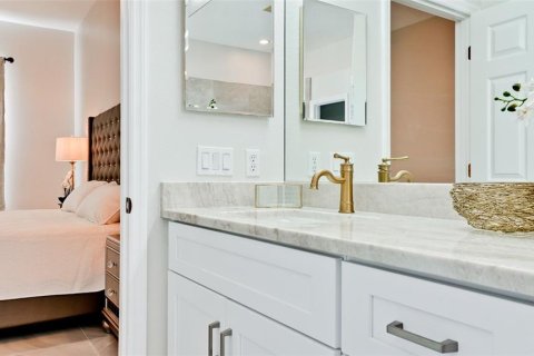 House in Bradenton, Florida 4 bedrooms, 239.69 sq.m. № 564348 - photo 18