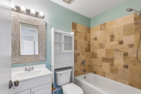 Touwnhouse à louer à Tampa, Floride: 3 chambres, 127.09 m2 № 2431191 - photo 13