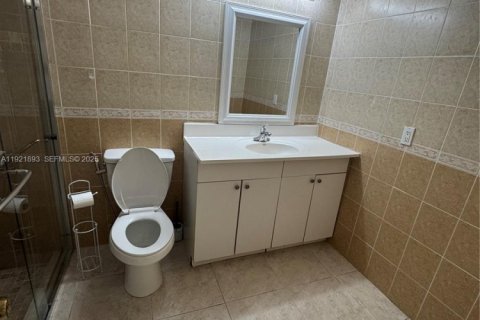 Villa ou maison à louer à Hollywood, Floride: 3 chambres, 170.94 m2 № 1976871 - photo 26