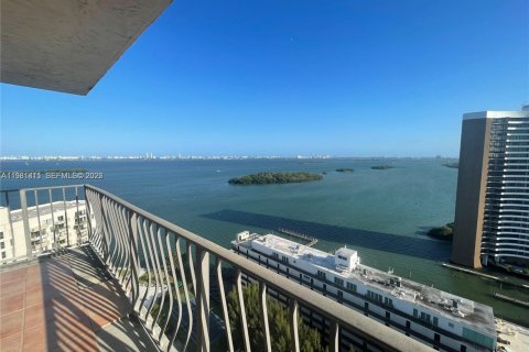 Condo in Miami, Florida, 2 bedrooms  № 2043026 - photo 9