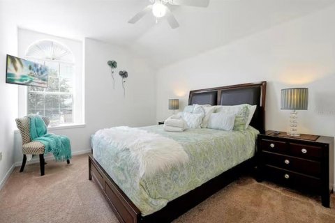 House in Davenport, Florida 5 bedrooms, 217.86 sq.m. № 2294818 - photo 12