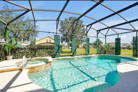 House in Davenport, Florida 5 bedrooms, 217.86 sq.m. № 2294818 - photo 26