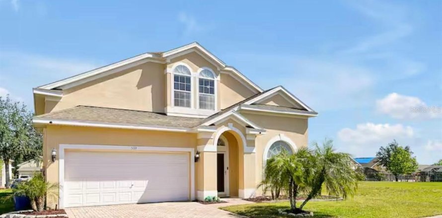 House in Davenport, Florida 5 bedrooms, 217.86 sq.m. № 2294818